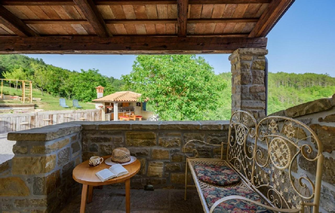 Guesthouse Gospodi Cerovlje Eksteriør billede